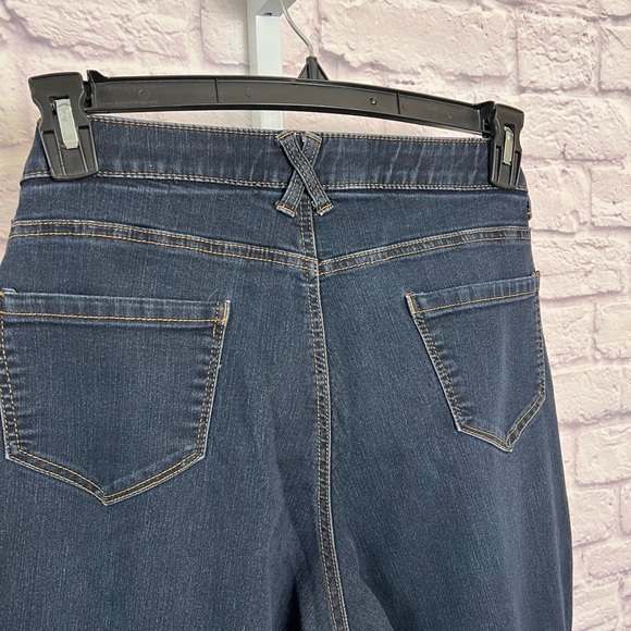 Christopher & Banks Signature Slimming Dark Wash Straight Leg Jeans size 16 - Picture 6 of 7